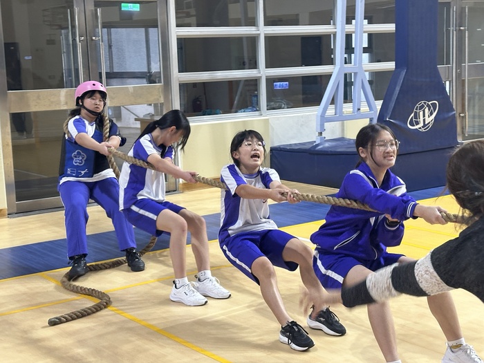 八年級班際八人制拔河競賽圖片