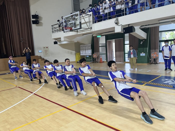 八年級班際八人制拔河競賽圖片