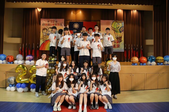 113學年度(第22屆)畢業典禮~P1合照篇圖片